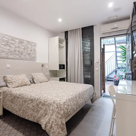 Hostal House-3
